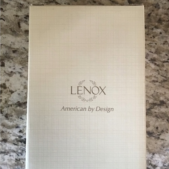 Lenox Angel with Cross - Picture 6 of 7